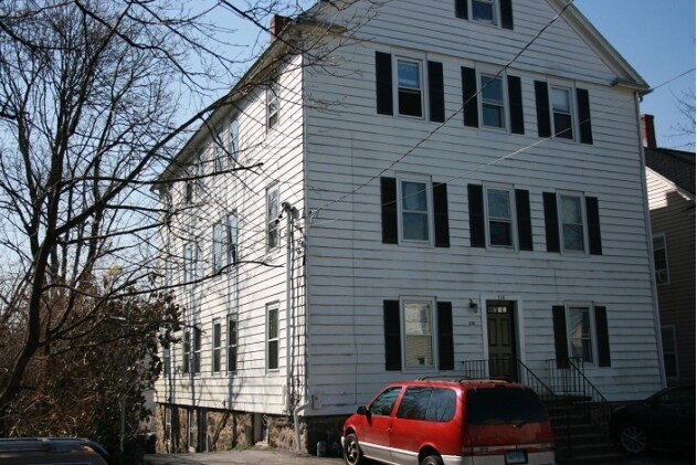 114 Pine St in Greenwich, CT - Foto de edificio