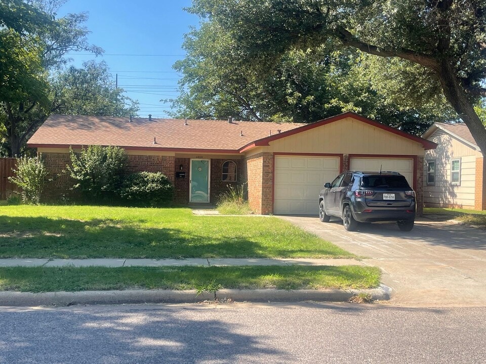 4809 53rd St in Lubbock, TX - Building Photo