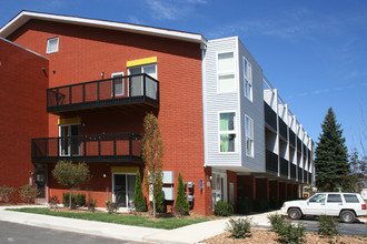 Amber Abodements in Clawson, MI - Foto de edificio - Building Photo