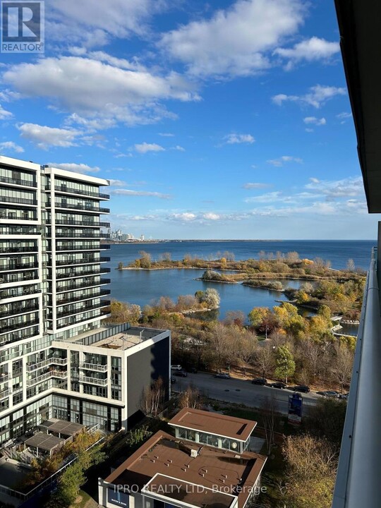 33-1233 Shore Breeze Dr in Toronto, ON - Building Photo