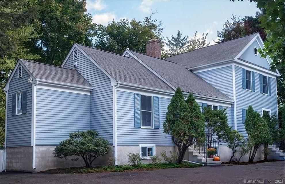 164 New Norwalk Rd in New Canaan, CT - Building Photo