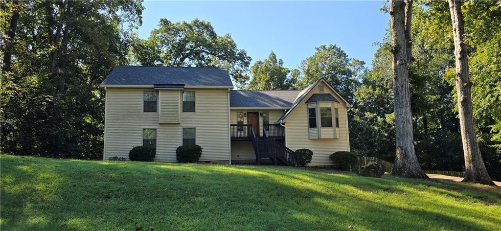 303 Cacique Ct in Woodstock, GA - Foto de edificio