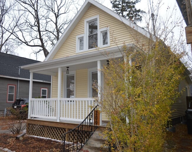 property at 209 N Ingersoll St