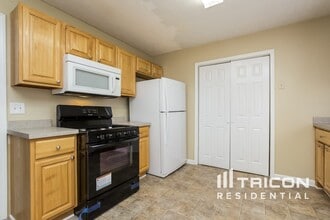 6471 Chickasaw Dr in Douglasville, GA - Building Photo - Building Photo