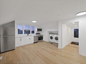 647 Limeridge Rd E in Hamilton, ON - Building Photo - Building Photo