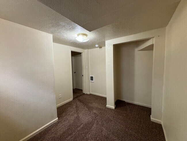 821 W Whitman St in Pocatello, ID - Foto de edificio - Building Photo