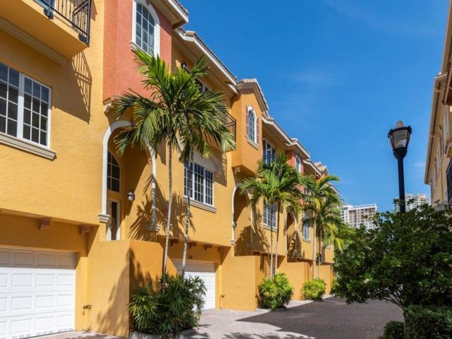 500 SE 7th St-Unit -1D in Fort Lauderdale, FL - Building Photo