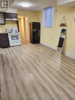 18 Kilrea Way in Brampton, ON - Building Photo