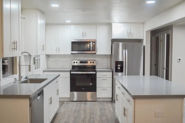 22917 76th Ave W in Edmonds, WA - Building Photo - Building Photo