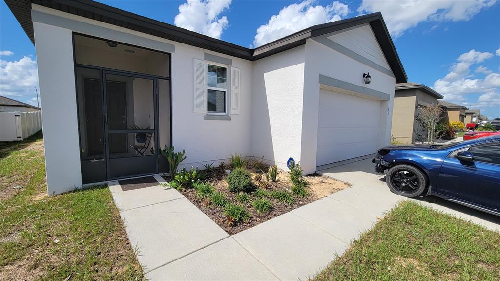 1175 Lycaste Dr in Davenport, FL - Building Photo