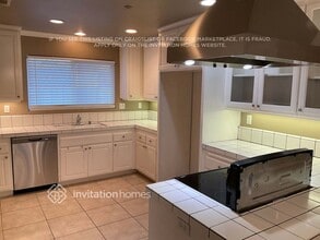 1315 E Mission Rd in Fallbrook, CA - Building Photo - Building Photo