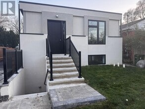 17 Cornwallis Dr in Toronto, ON - Building Photo - Building Photo