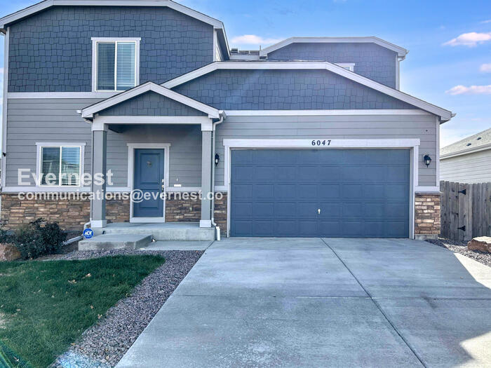 6047 Mumford Dr. in Colorado Springs, CO - Foto de edificio