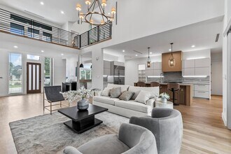 6411 Royal Ln in Dallas, TX - Building Photo - Building Photo