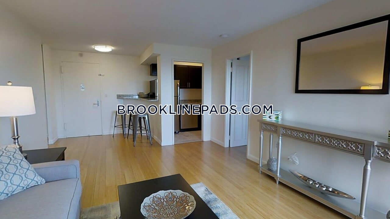 185 Freeman St in Brookline, MA - Building Photo