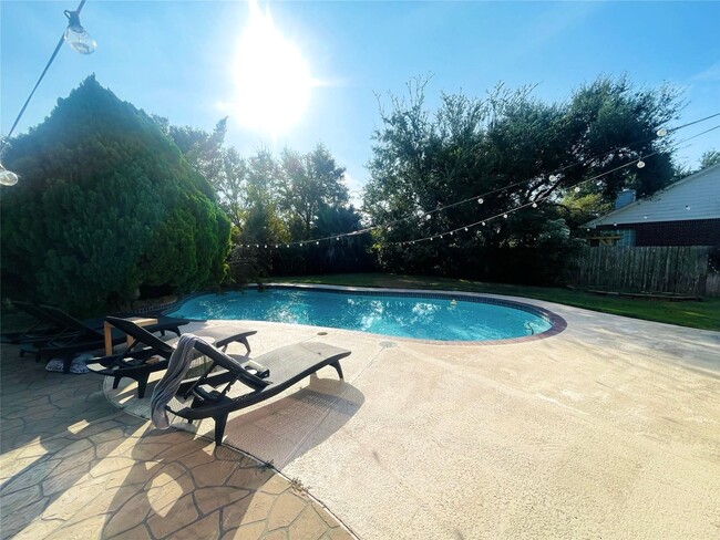 1114 Knoll Crest Ct in Sugar Land, TX - Building Photo - Building Photo