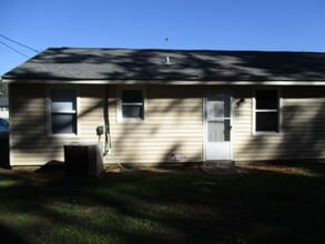 1223 Davis St in Jacksonville, NC - Building Photo - Building Photo