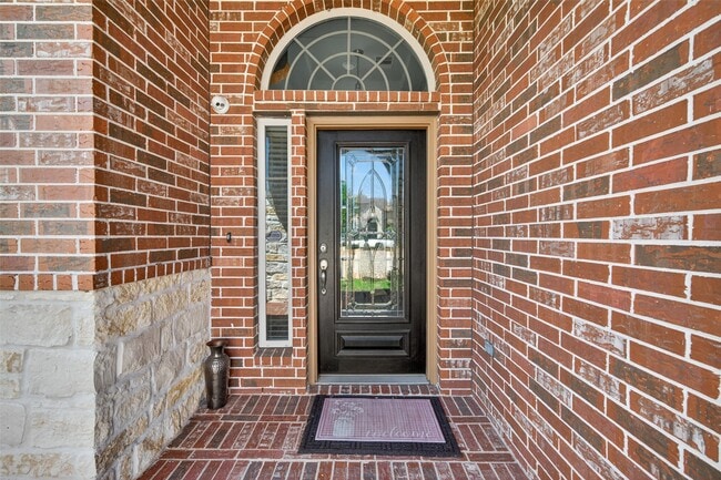 property at 13935 Manobrook Ct