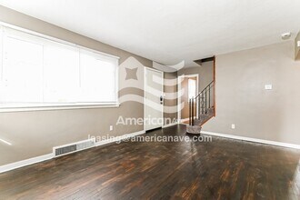 3506 Foster Rd in White Oak, PA - Foto de edificio - Building Photo