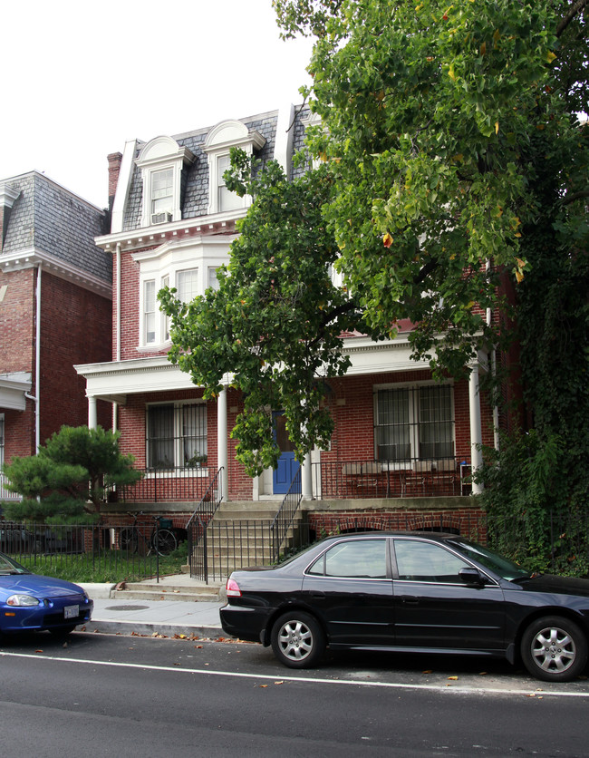 1660 Park Rd NW in Washington, DC - Building Photo - Building Photo