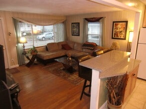 709 St Charles Ct in Royal Oak, MI - Building Photo - Building Photo