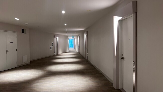 50-350 Ordnance St in Toronto, ON - Building Photo - Building Photo