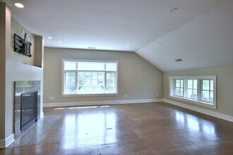 296 N Maple Ave in Elmhurst, IL - Building Photo - Building Photo