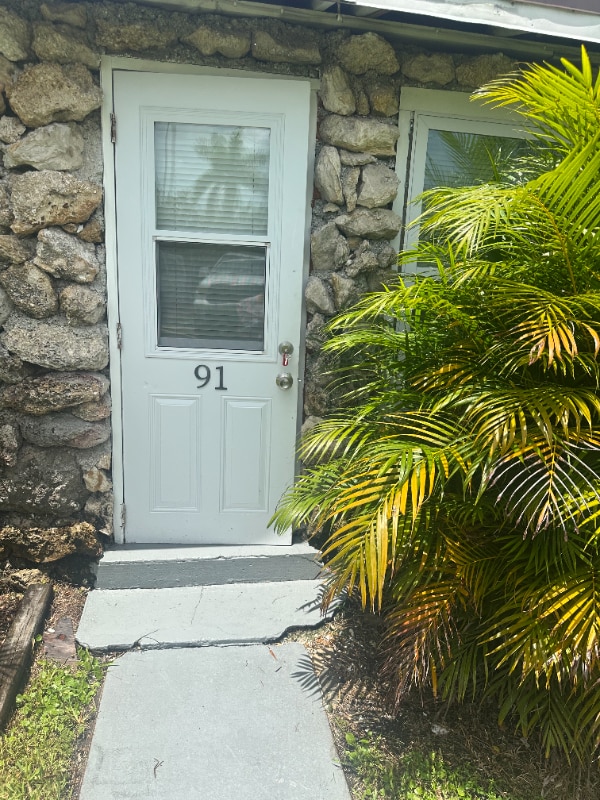 1064 N Tamiami Trl
