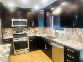 113 Alicia Dr in North Babylon, NY - Building Photo - Building Photo
