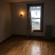 194 Falmouth St, Unit #1 in Portland, ME - Building Photo - Building Photo