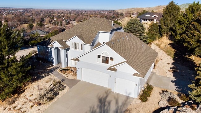 property at 6491 N Hillsboro Pl