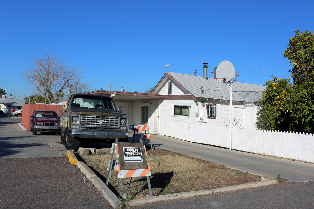 Geffre in Phoenix, AZ - Building Photo