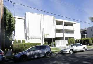 Valley Wilshire in Sherman Oaks, CA - Building Photo - Building Photo