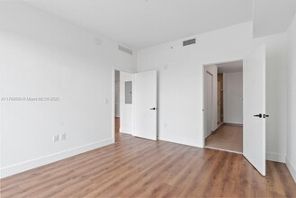 7435 SW 61st Ave in South Miami, FL - Building Photo - Building Photo