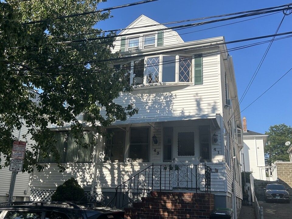 43 Sterling St, Unit 1 in Somerville, MA - Building Photo