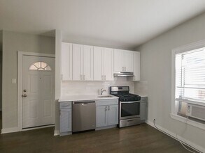 5137 N Wolcott Ave, Unit 3A in Chicago, IL - Foto de edificio - Building Photo