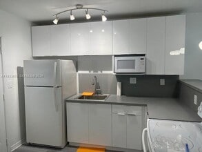 1600 NE 114th St in Miami, FL - Building Photo - Building Photo