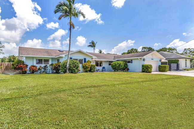 1835 Carandis Rd in West Palm Beach, FL - Foto de edificio - Building Photo