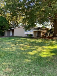 1400 E Audubon Rd in Montgomery, AL - Foto de edificio - Building Photo