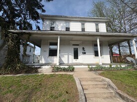 539 S Market St in Elizabethtown, PA - Building Photo