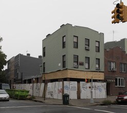 324 Graham Ave in Brooklyn, NY - Building Photo - Building Photo