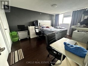 3695-3695 Kaneff Crescent in Mississauga, ON - Building Photo - Building Photo