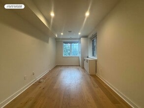 3122 29th St in Queens, NY - Building Photo - Building Photo