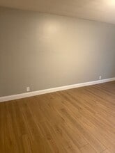 242 Delaware St, Unit Lower in Tonawanda, NY - Foto de edificio - Building Photo