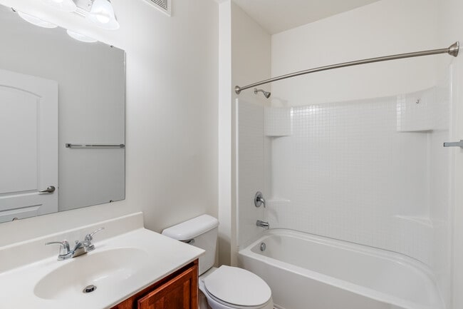 Hidden Ridge in South Park, PA - Foto de edificio - Interior Photo