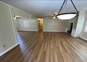 1029 Edgewood Dr in Hartsville, SC - Building Photo - Building Photo