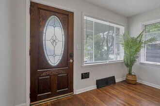 1275 E Weber Rd in Columbus, OH - Foto de edificio - Building Photo