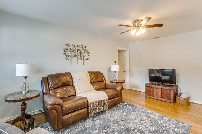 4704 Collinwood Ave in Fort Worth, TX - Foto de edificio - Building Photo