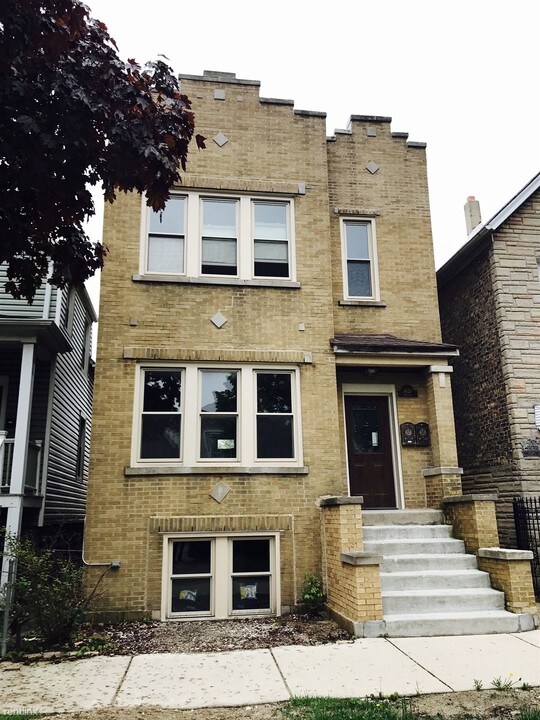 3429 W Melrose St-Unit -Apt 1 in Chicago, IL - Building Photo