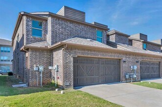 910 Estelle Dr in Euless, TX - Building Photo - Building Photo